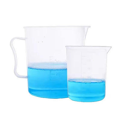 Plastic measuring beaker with handle